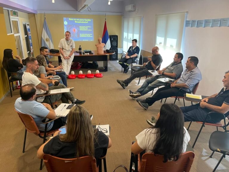 Capacitación en RCP y Maniobra de Heimlich para agentes del IPRODHA