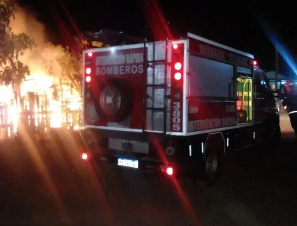 Tragedia en Los Potrillos: un incendio fatal bajo sospecha