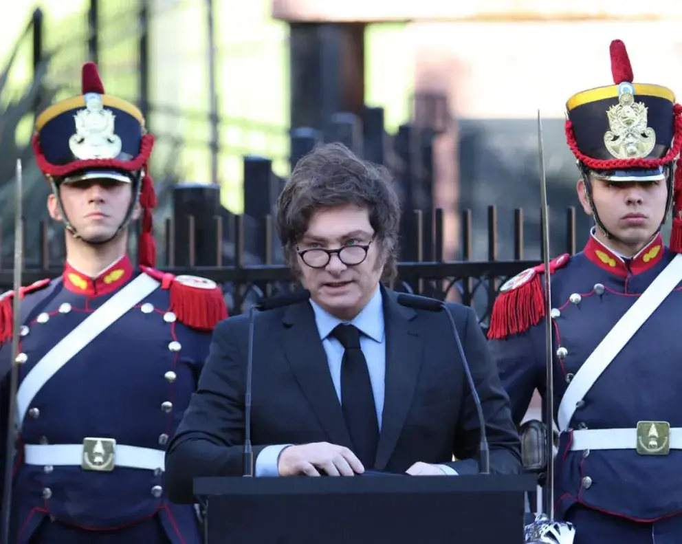 “Nosotros siempre dejamos claro que el voto más importante de todos es el que se hace con los pies y anhelamos que los malvinenses decidan algún día votarnos con los pies a nosotros. Por eso buscamos ser una potencia, a punto tal que ellos prefieran ser argentinos. Y ni siquiera haga falta usar la disuasión o el convencimiento para lograrlo”