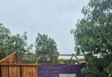 Ráfagas y lluvias afectaron varias localidades de Misiones: la Policía relevó daños y asistió a familias afectadas