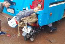 Candelaria: un motociclista resultó herido tras chocar con un colectivo urbano