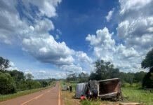 Siniestro vial en Ruta 101: una camioneta que remolcaba a un auto despistó cerca de Andresito